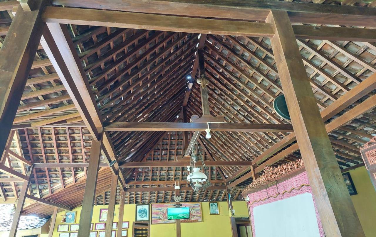 Nara Homestay Syariah Mangunan Exterior photo