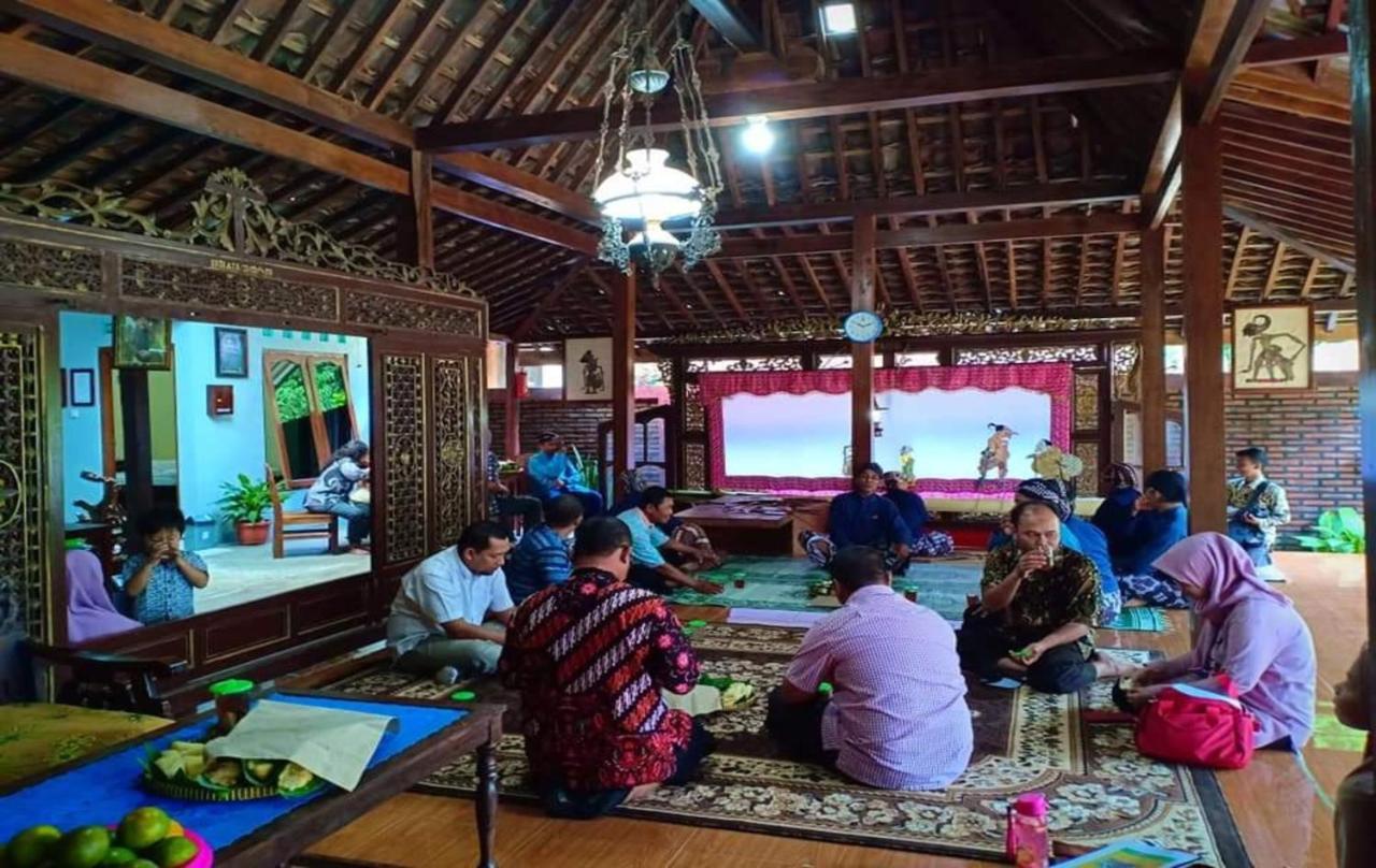 Nara Homestay Syariah Mangunan Exterior photo