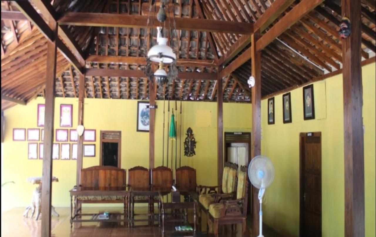 Nara Homestay Syariah Mangunan Exterior photo